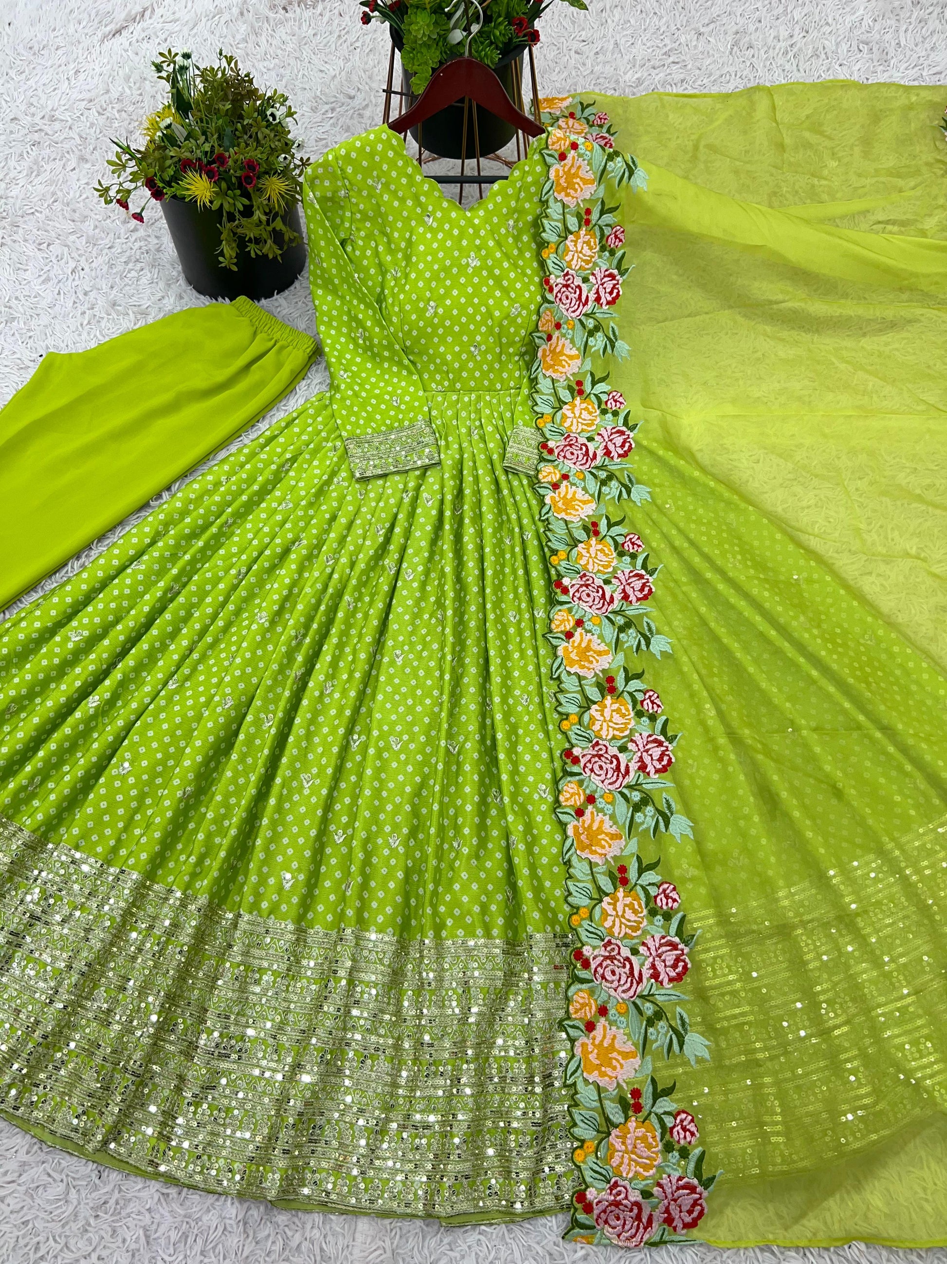 Product Image - Exquisite Designer Georgette Fabric Saree for Weddings & Festive Events