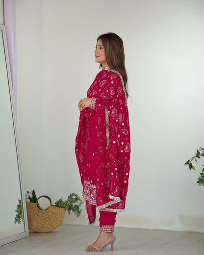 Product Image - Exquisite Pure Blooming Vichitra Silk Kurta with Dupatta Set