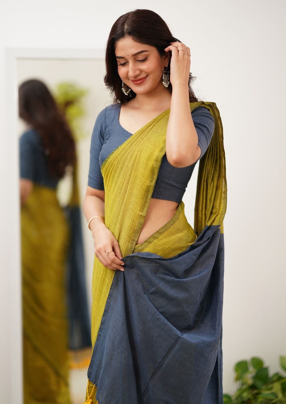 Product Image - Designer Khadi Cotton Saree - Ethnic Wear for Festive or Wedding Attire