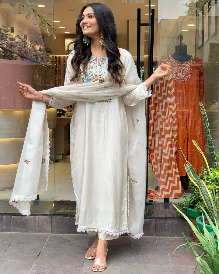 Product Image - Designer Kurti Pant with Dupatta - Elegant Visose Chanderi Ethnic Wear