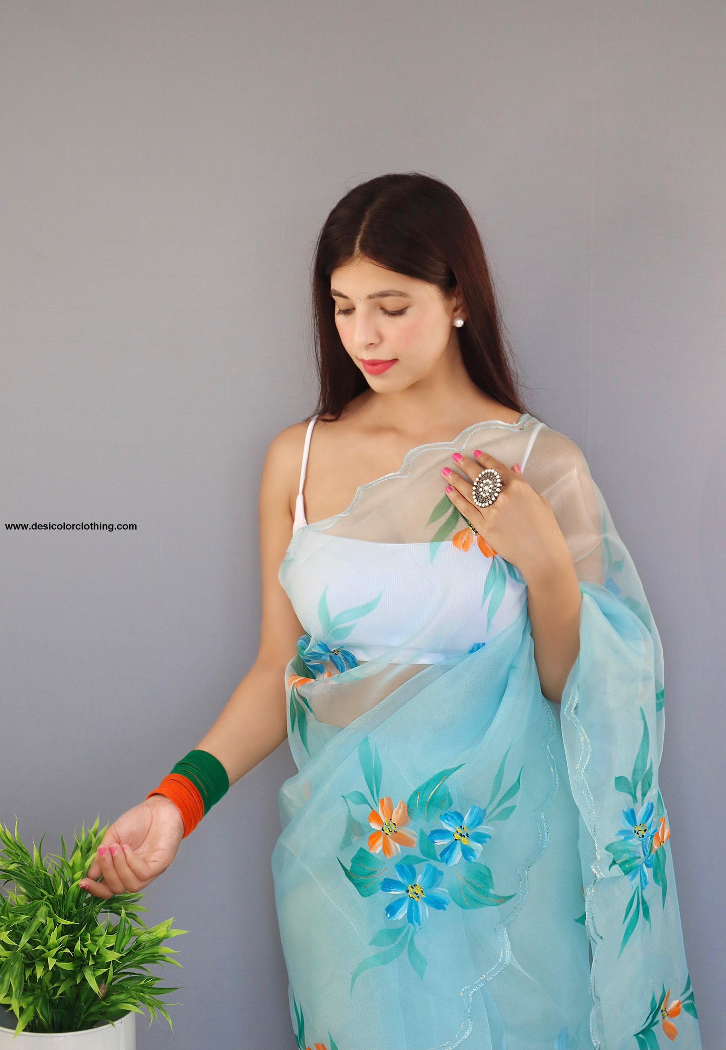 Beautiful Hand-Painted Organza Silk Saree – A Blend of Artistry and Elegance