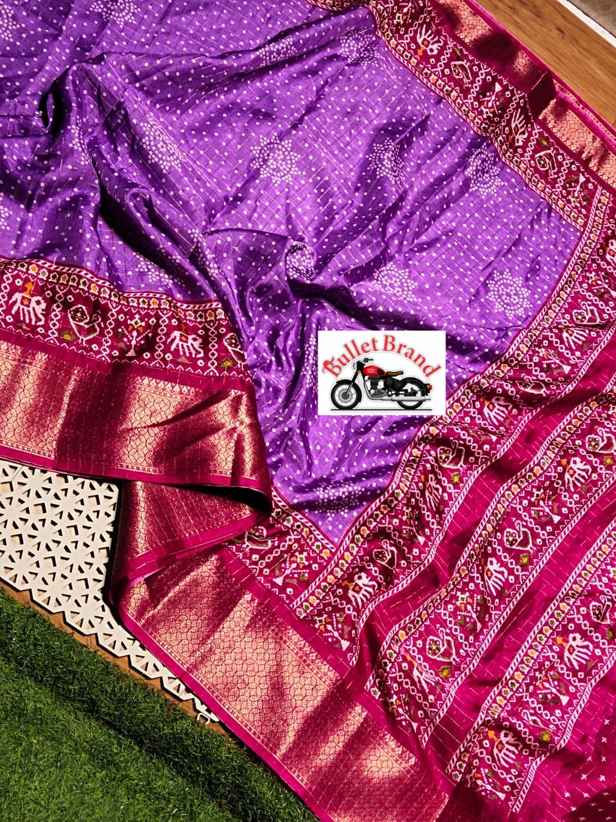 Product Image - Designer Dola Silk Saree with Floral Design & Contrast Border