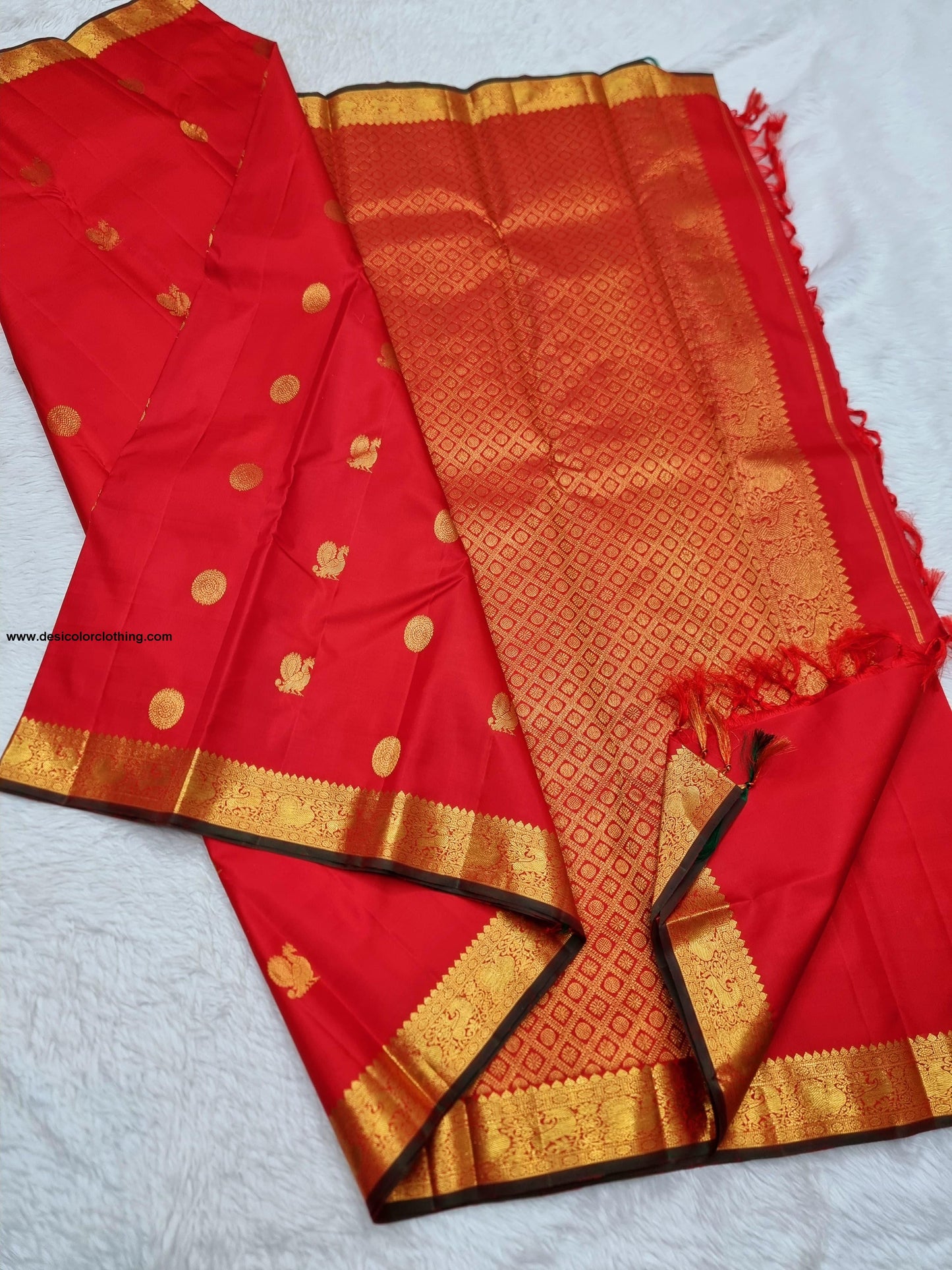 Beautiful Hand-Painted Organza Silk Saree – A Blend of Artistry and Elegance
