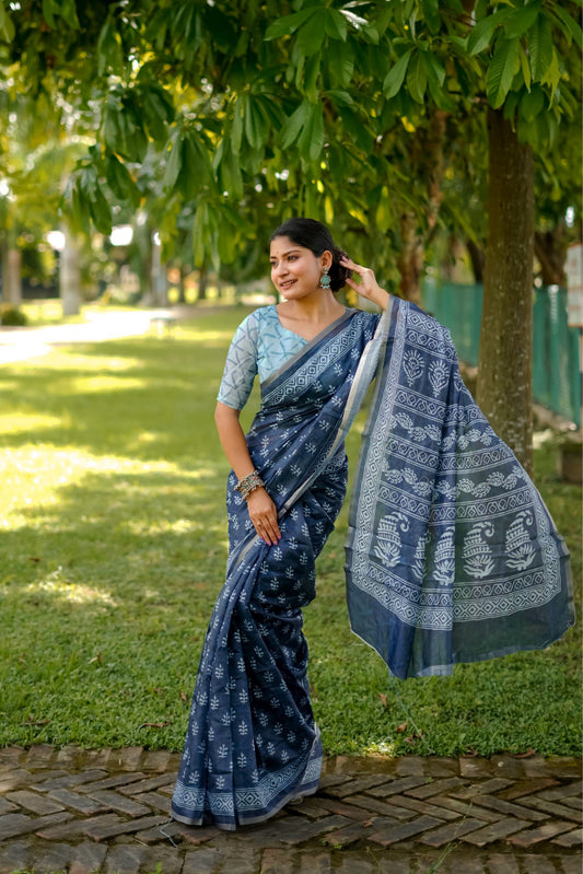 Product Image - Elegant Dhanwari Cotton Saree with Zari Border - Premium Ethnic Wear
