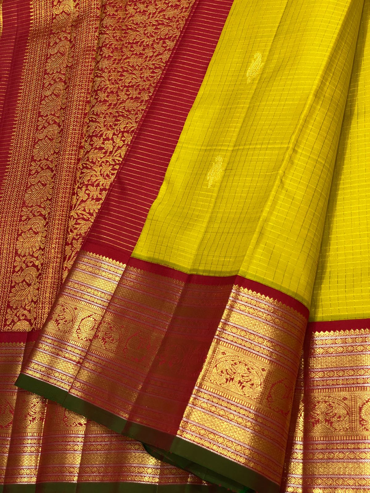 Product Image - Designer Georgette Saree with Zari Border