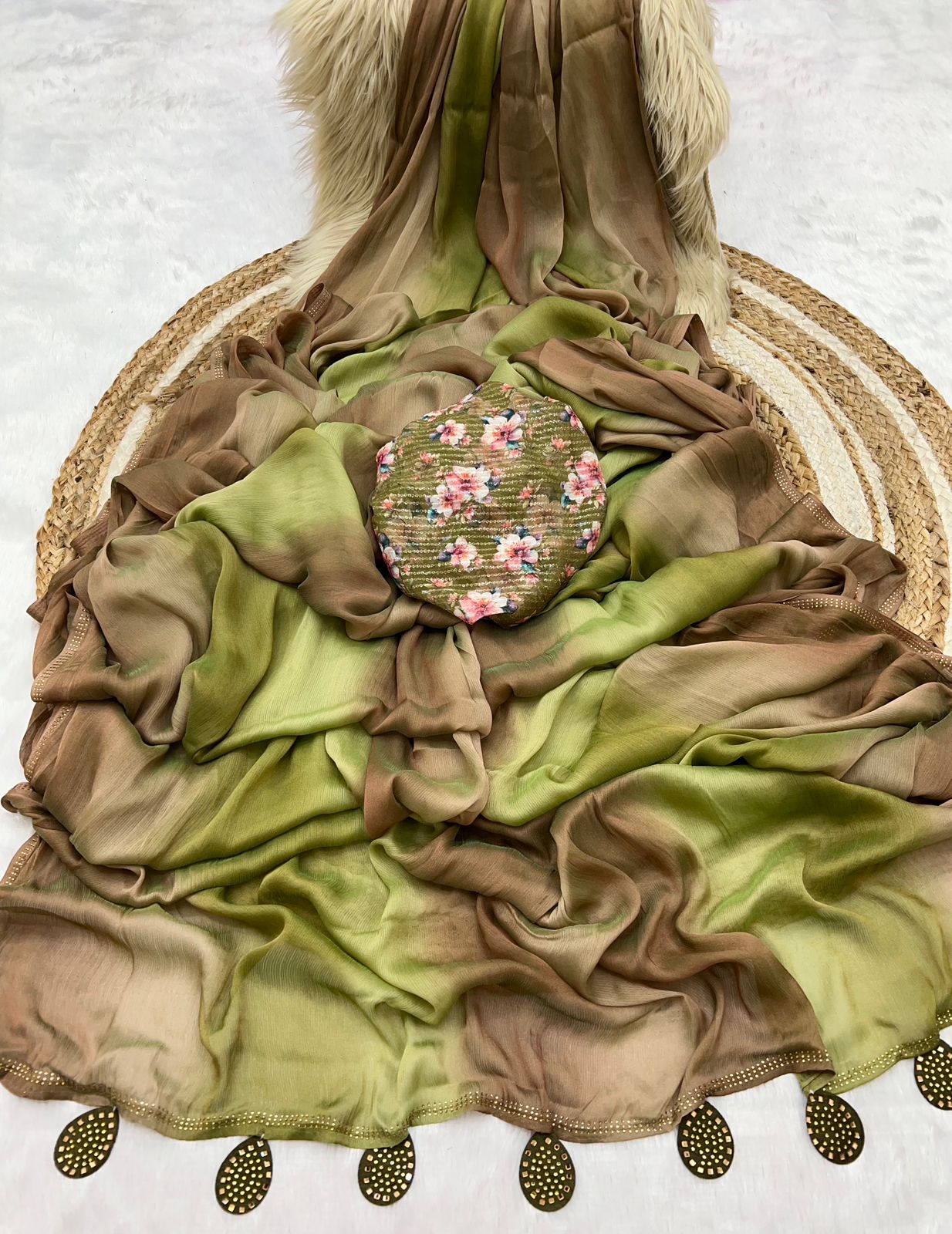 Product Image - Aruna All Time Hit Designer Saree - 3D Velvet Siffon with Diamonds Border