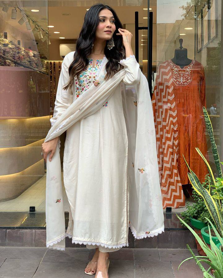 Product Image - Designer Kurti Pant with Dupatta - Elegant Visose Chanderi Ethnic Wear