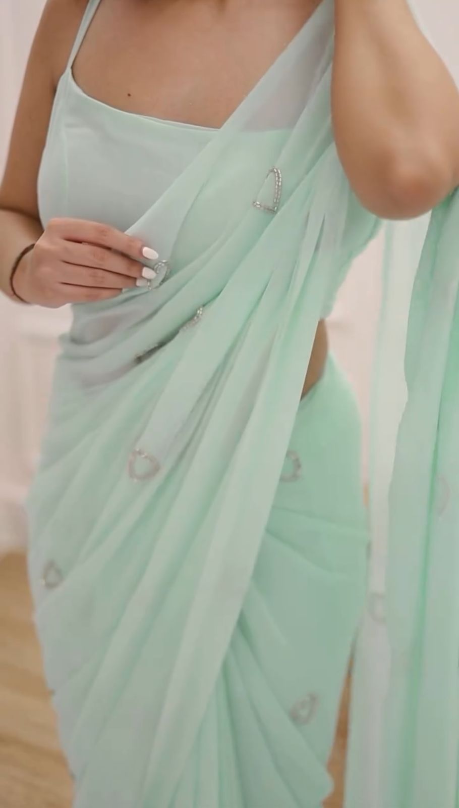 Product Image - Designer Soft Dola Foil Saree with Kalkamri Pattern - Ethnic Elegance