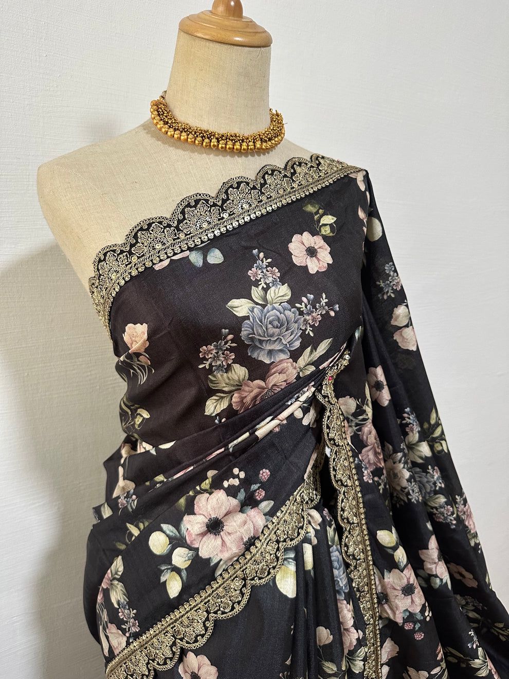 Product Image - Elegant Handloom Tussar Silk Digital Printed Saree with Embroidery