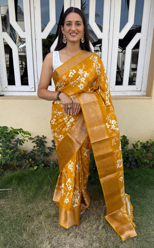 Product Image - Stunning Patola Saree - Pure Dola Silk for Festive Elegance