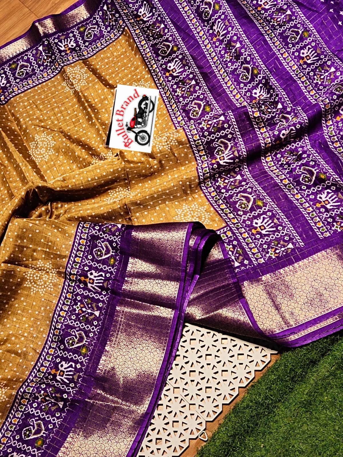 Product Image - Designer Dola Silk Saree with Floral Design & Contrast Border