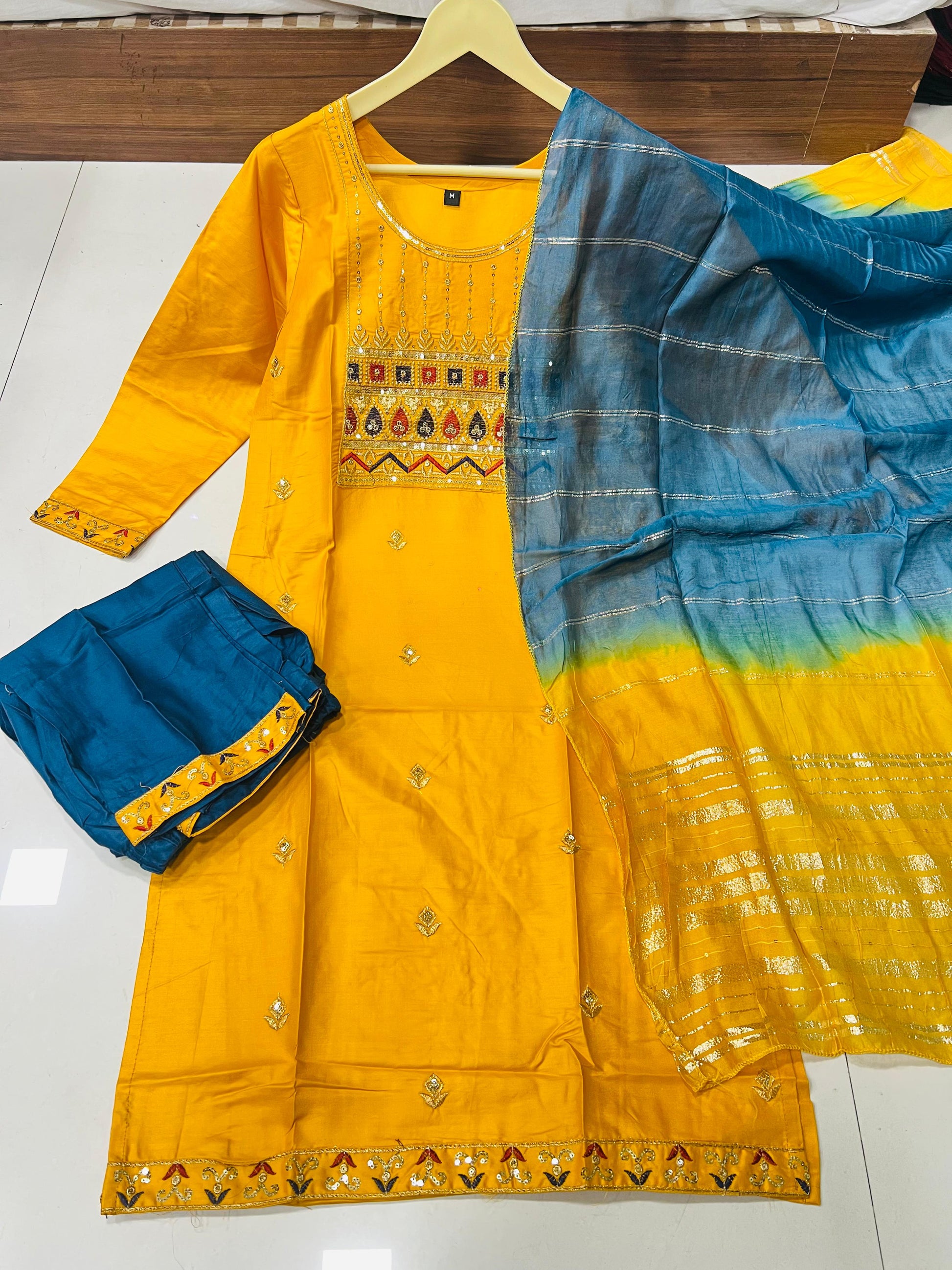 Product Image - Fasaana Kurti + Pant + Dupatta Set - Ethnic Elegance