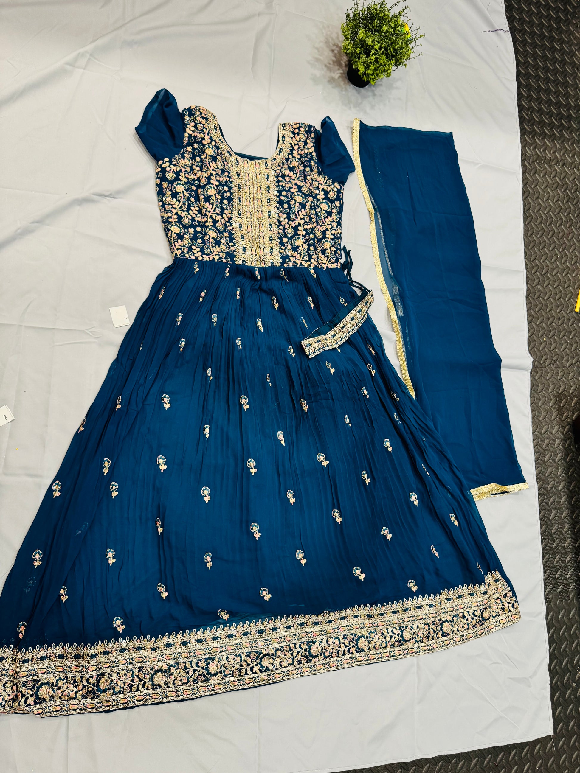 Designer Anarkali Suits ✨
Elegant flare • Premium fabrics • Royal ethnic wear
Perfect for weddings, parties & festive occa...