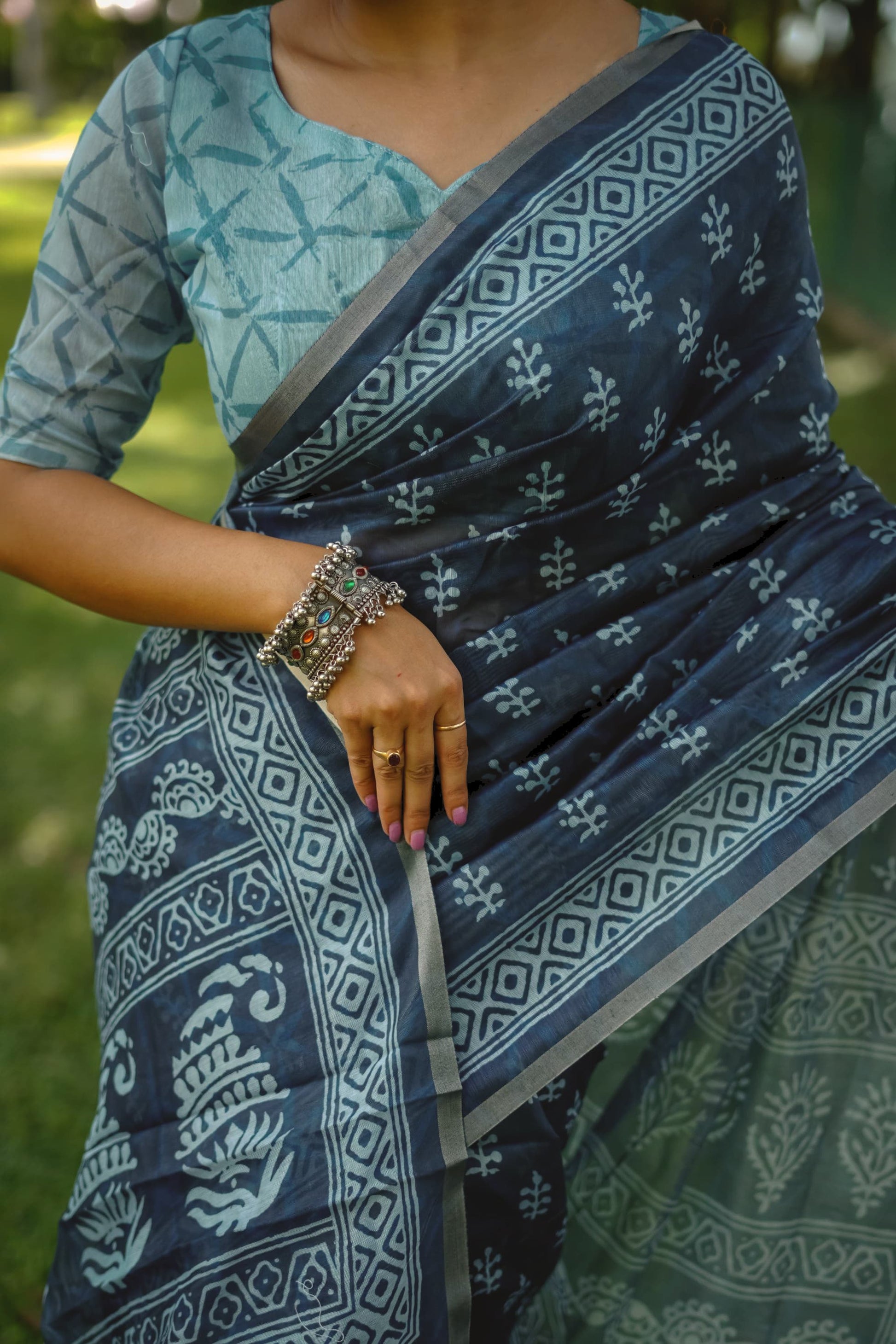Product Image - Elegant Dhanwari Cotton Saree with Zari Border - Premium Ethnic Wear