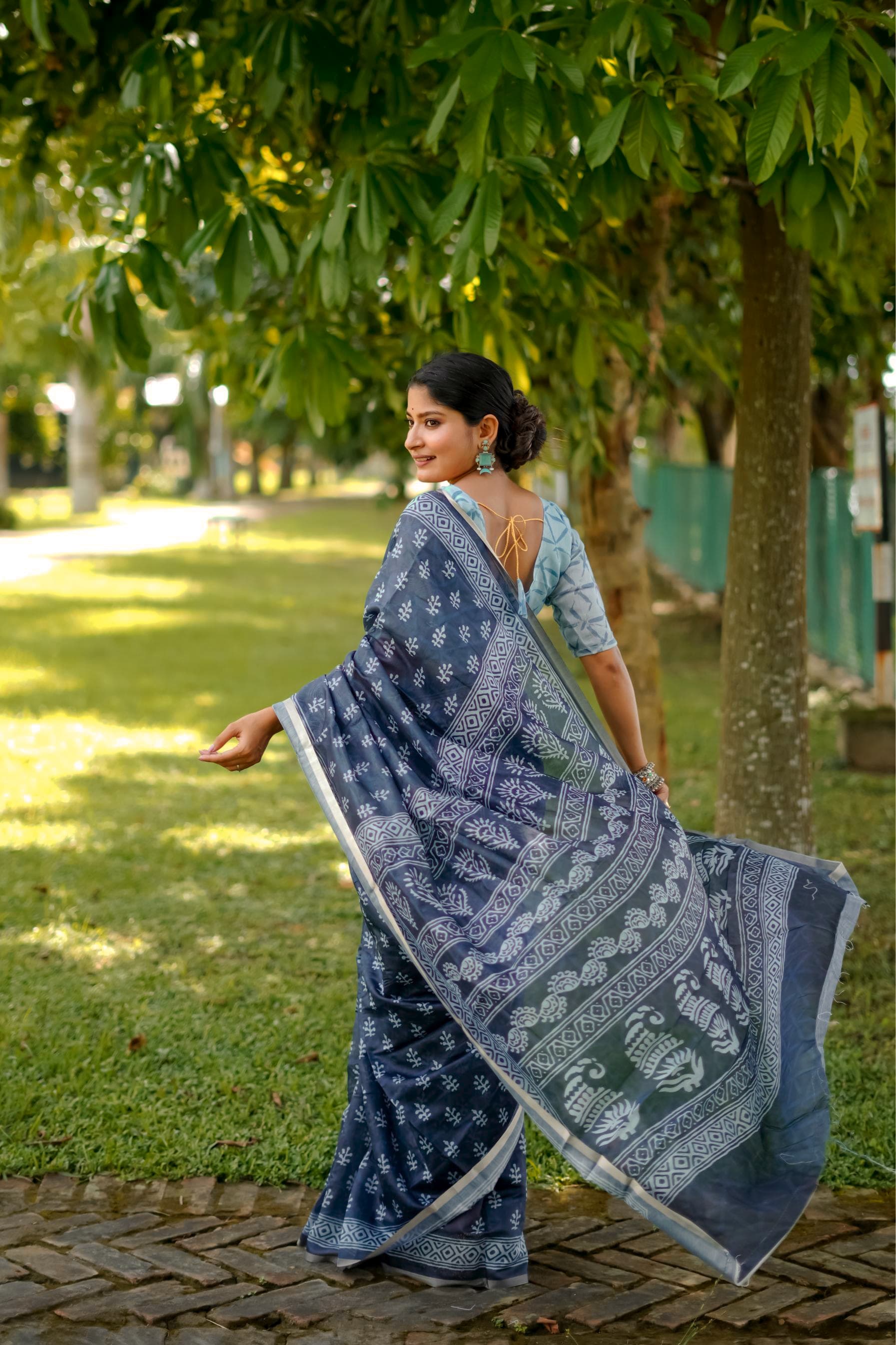 Product Image - Elegant Dhanwari Cotton Saree with Zari Border - Premium Ethnic Wear