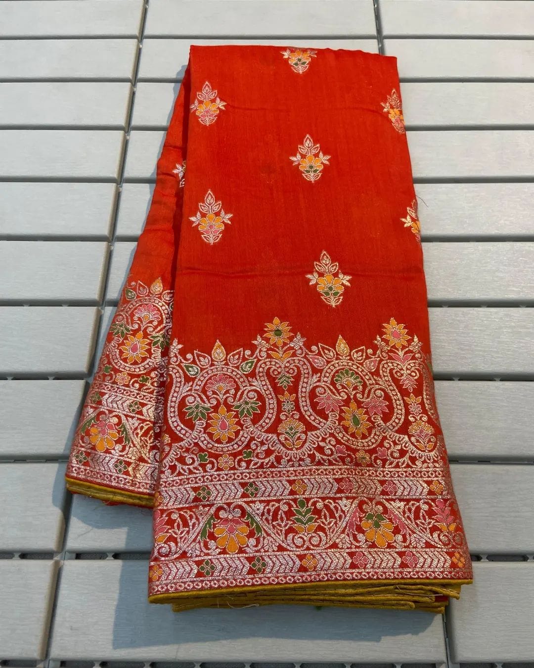 Product Image - Elegant Pure Soft Russian Silk Saree with Zari and Meenakari Weaving