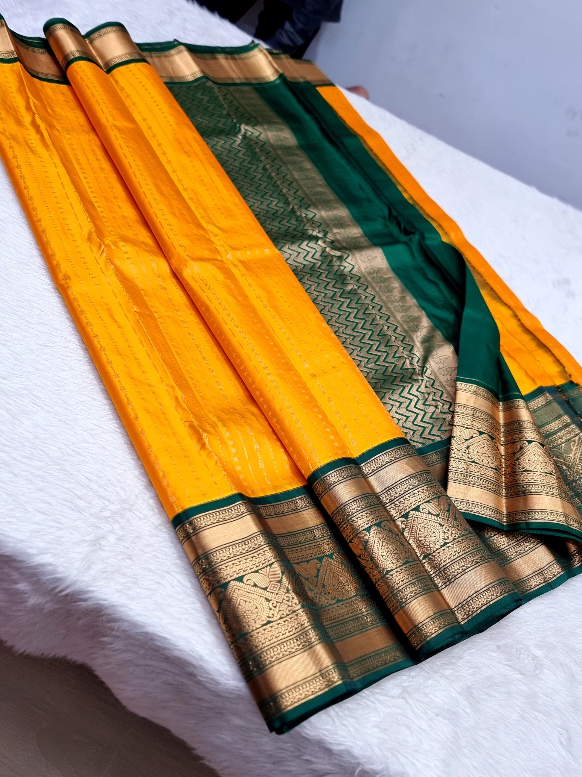 Product Image - Exquisite 1 Gram Gold Pure Zari Handwoven Kanchipuram Silk Sarees