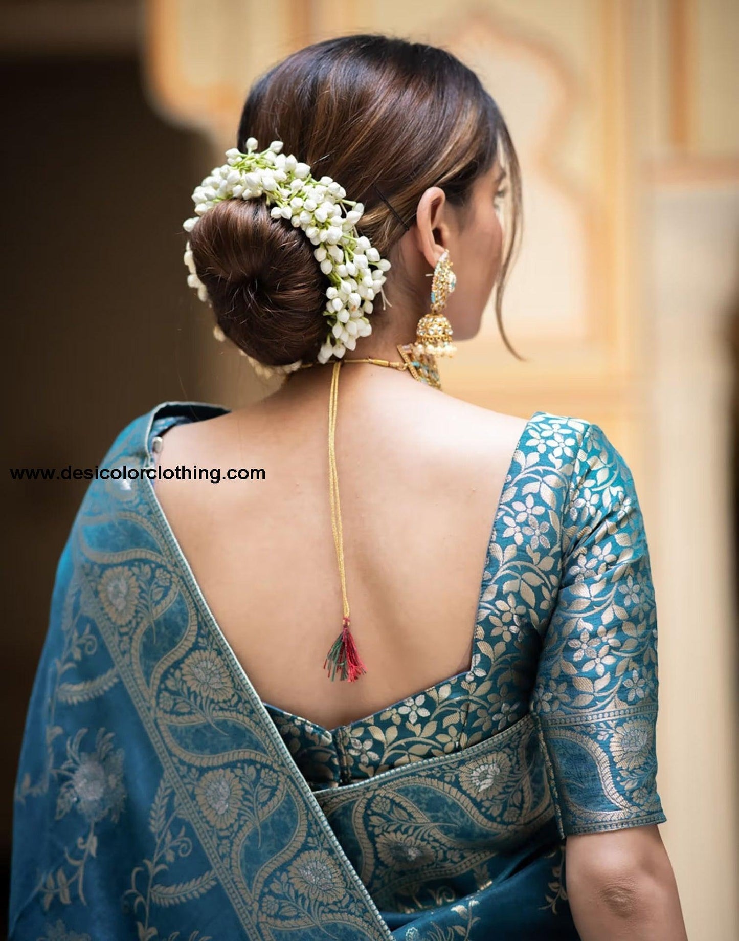 Graceful Blue Art Silk Saree with Plain Weaving Design