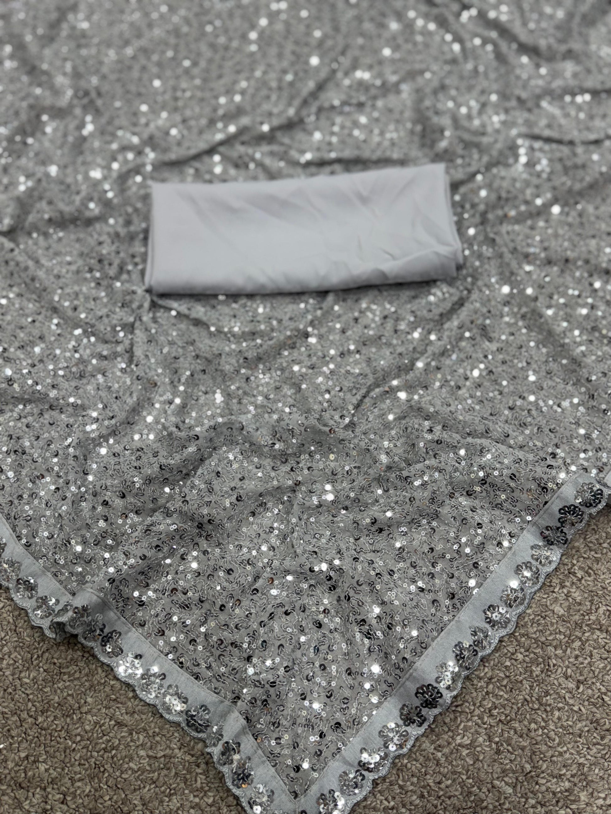Product Image - KAREENA KAPOOR KHAN Bollywood Sequins Designer Saree