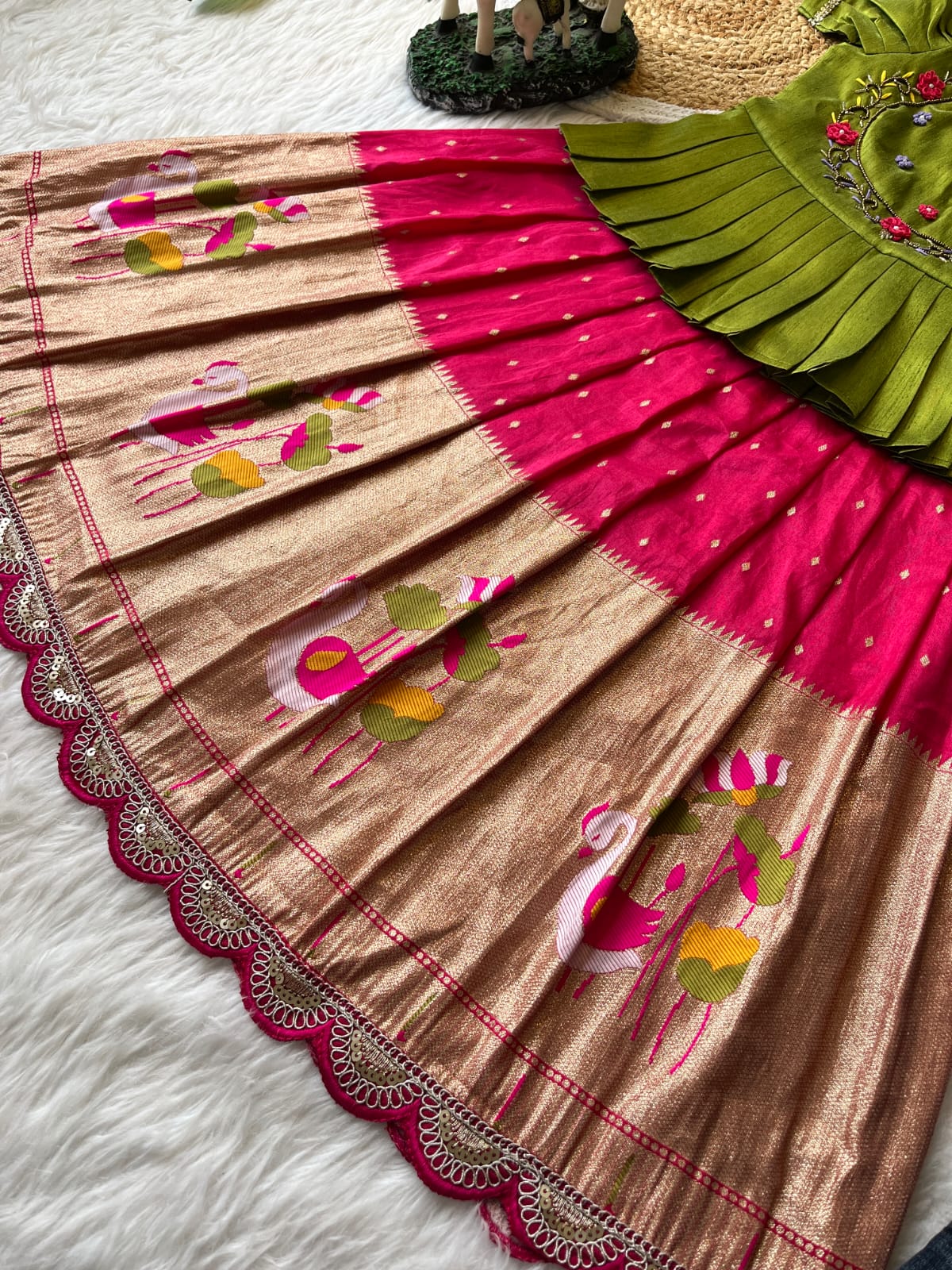 Product Image - Elegant Designer Saree in Georgette Fabric