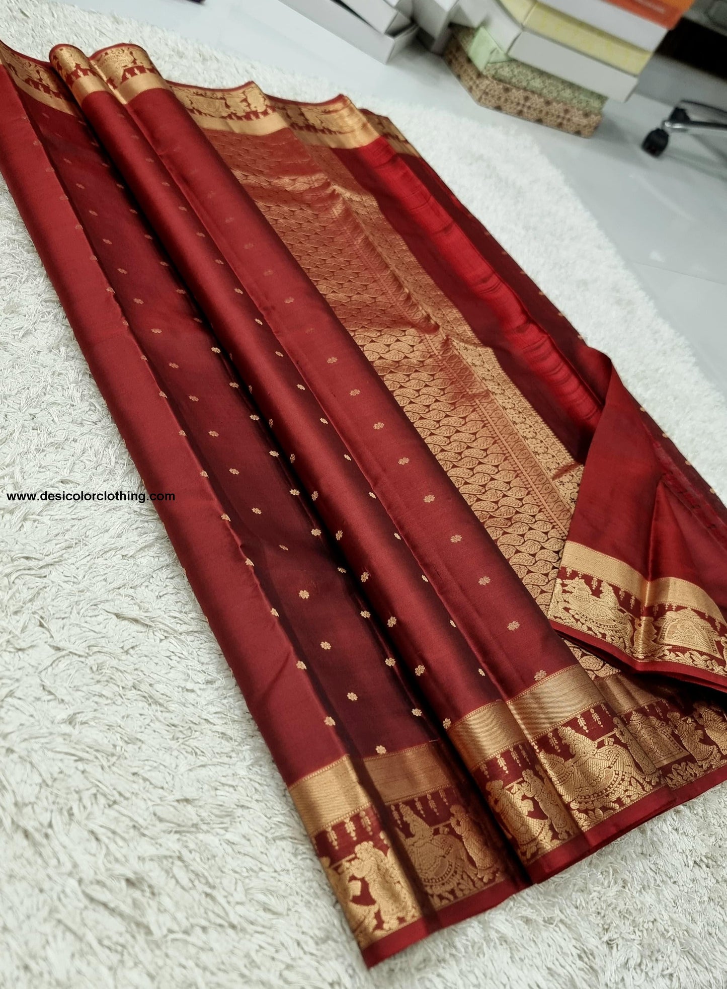 Kanchipuram 100% Pure Handwoven Silk Saree with Pallakku Border