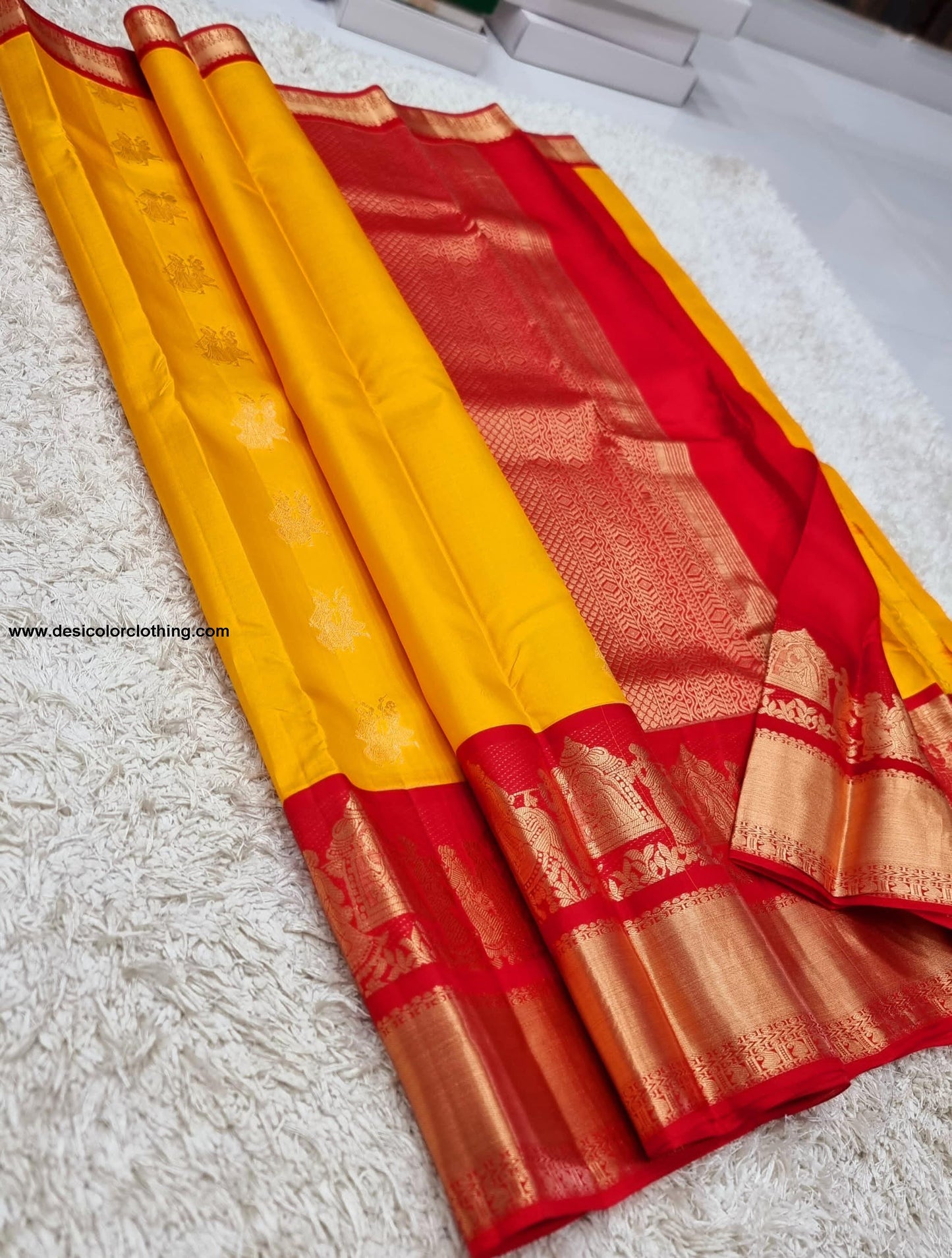 Kanchipuram 100% Pure Handwoven 1G Gold Zari Korvai Silk Saree with Big Border