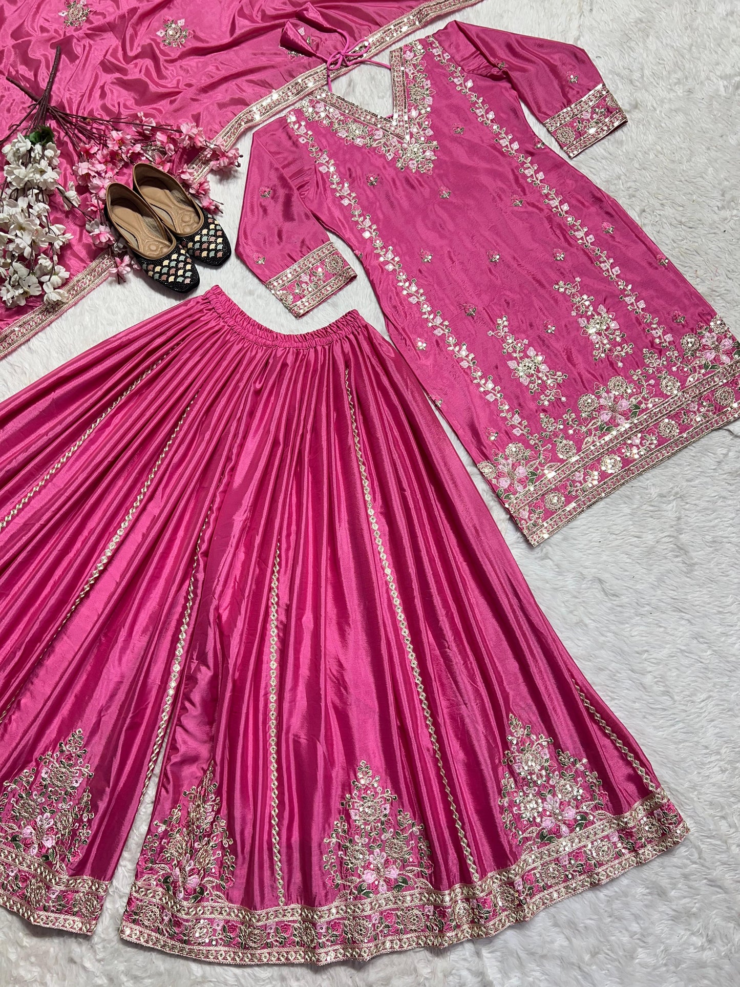 Product Image - Pure chinnon suit 