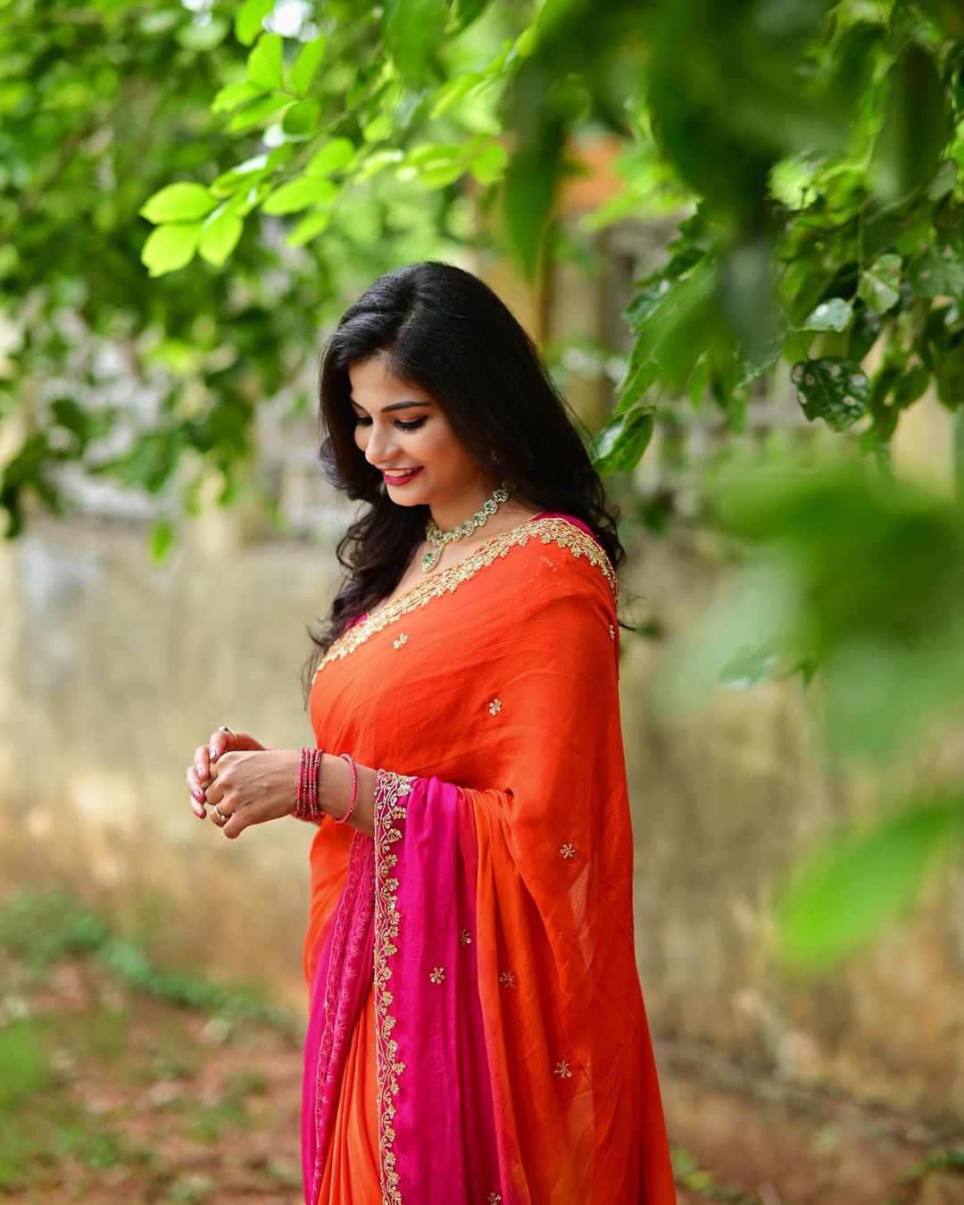 Product Image - Elegant Chinnon Saree with Heavy Embroidery and Jari Work