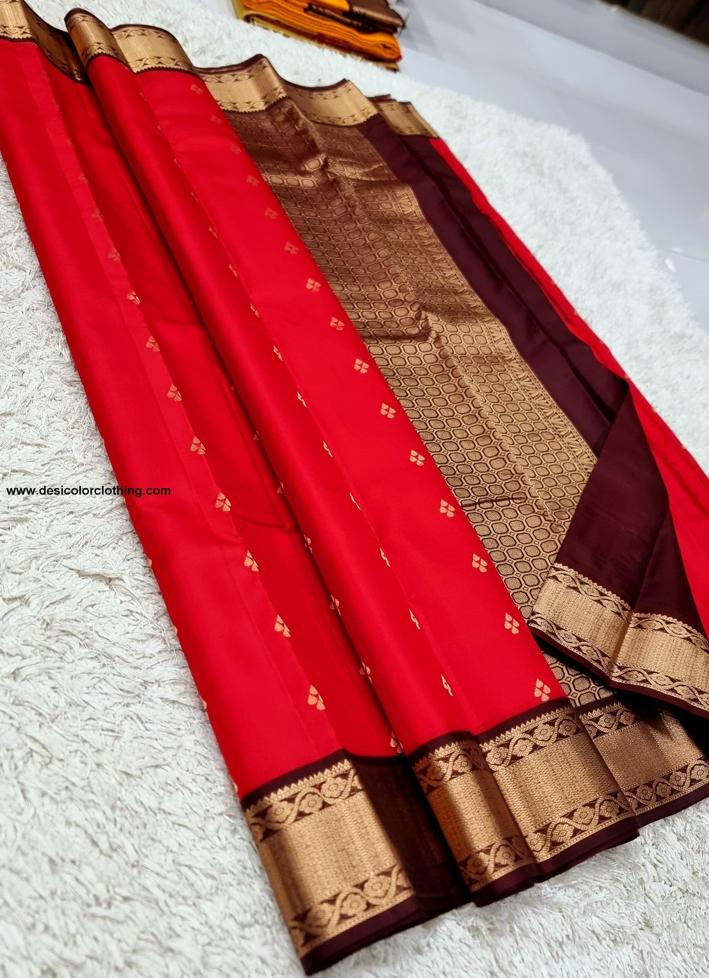 Kanchipuram 100% Pure Korvai Pattern Gold Zari Silk Saree