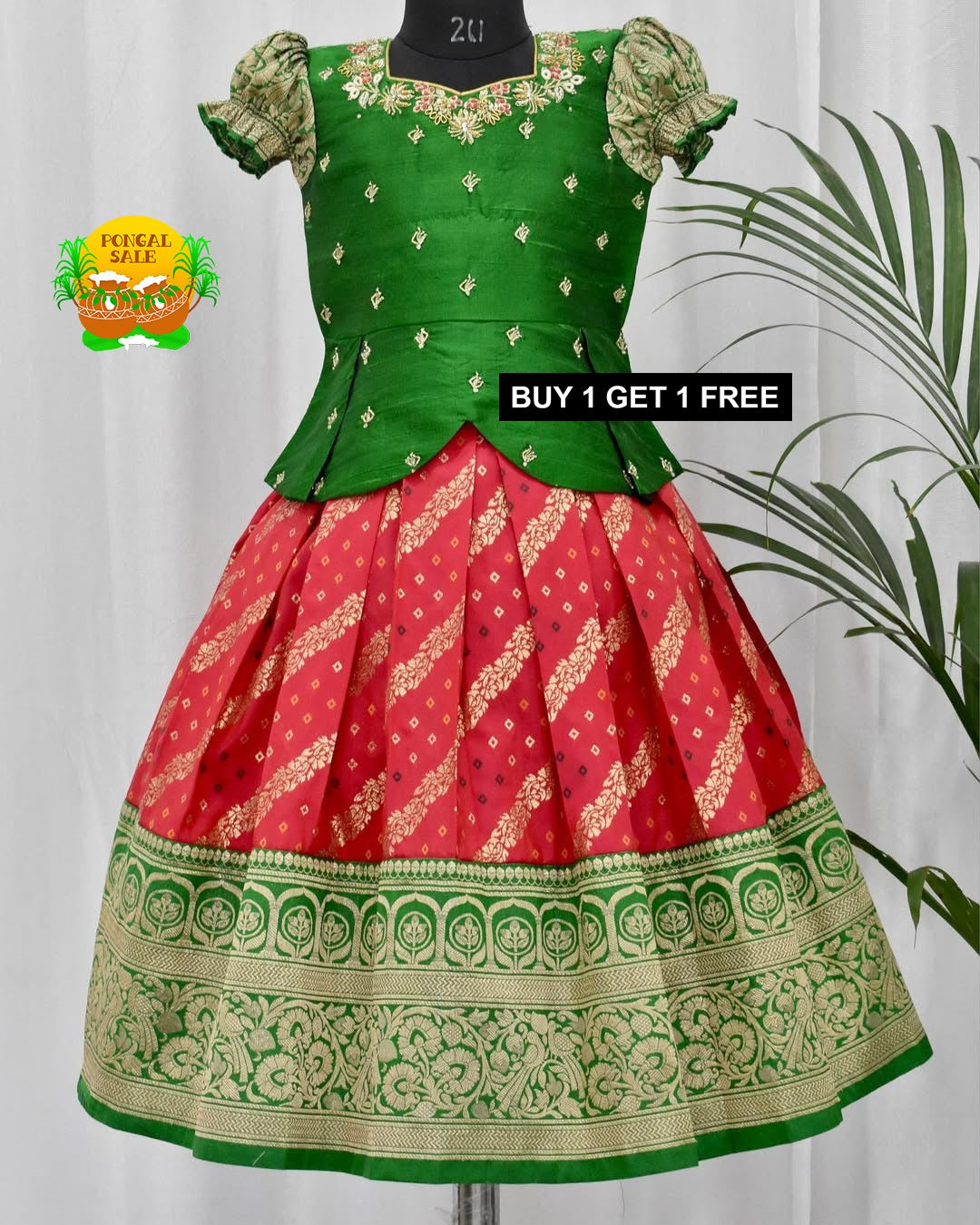 Product Image - Elegant Designer Georgette Saree for Festive and Wedding Wear