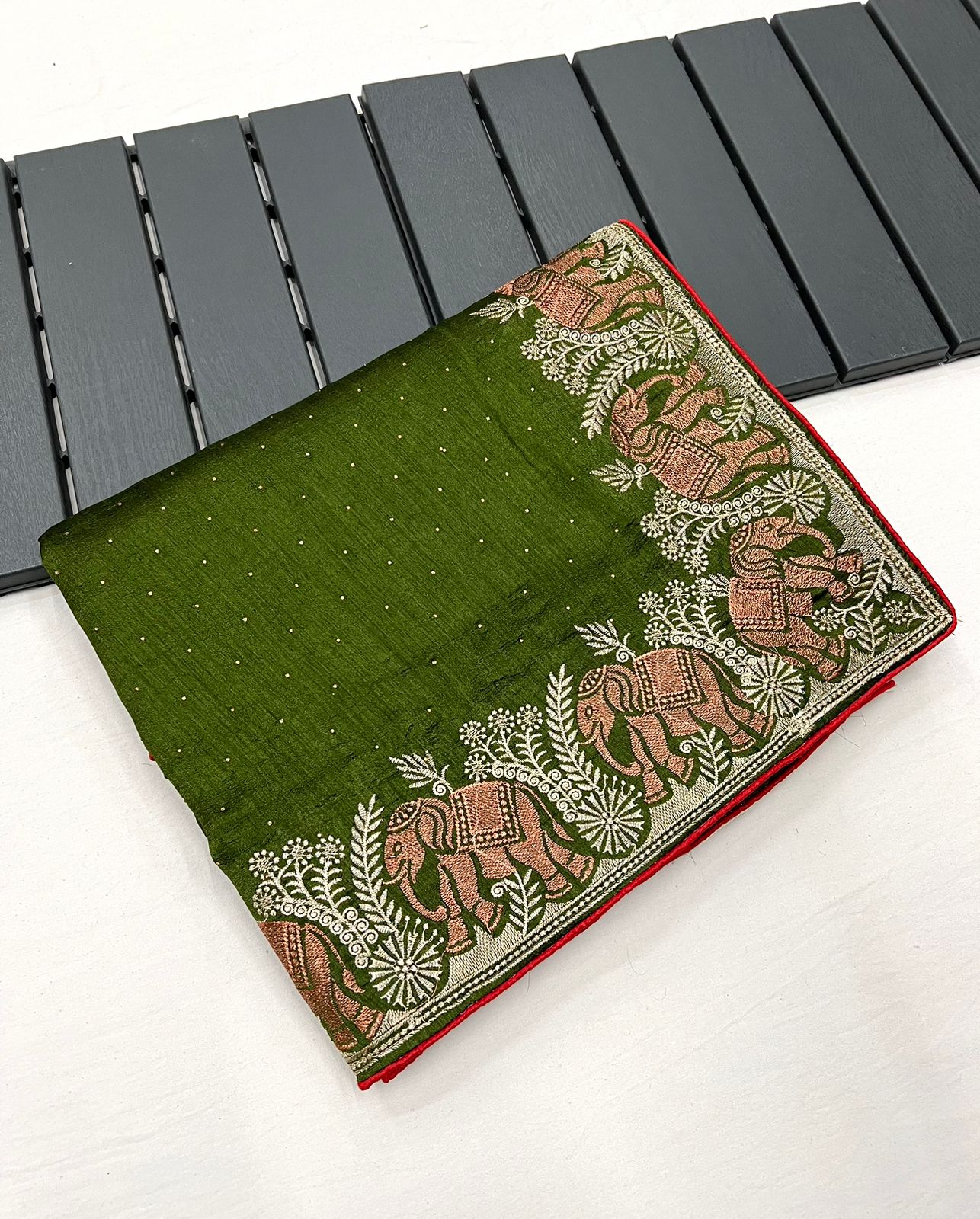 Product Image - Elegant Designer Vichitra Silk Saree with Zari and Stone Work | Festive Wear