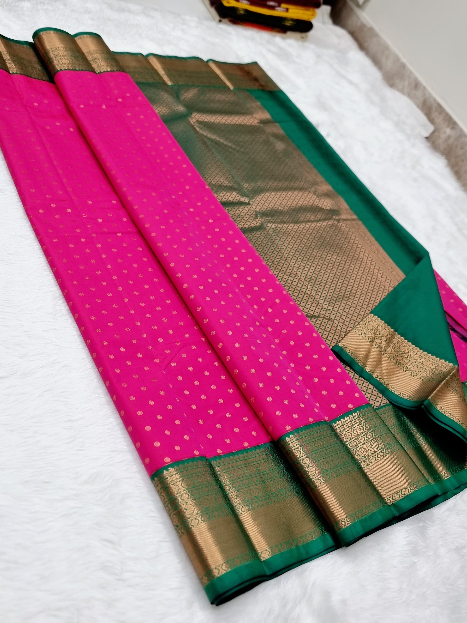 Product Image - Exquisite Kanchipuram Korvai Pattern Silk Saree with Contrast Blouse