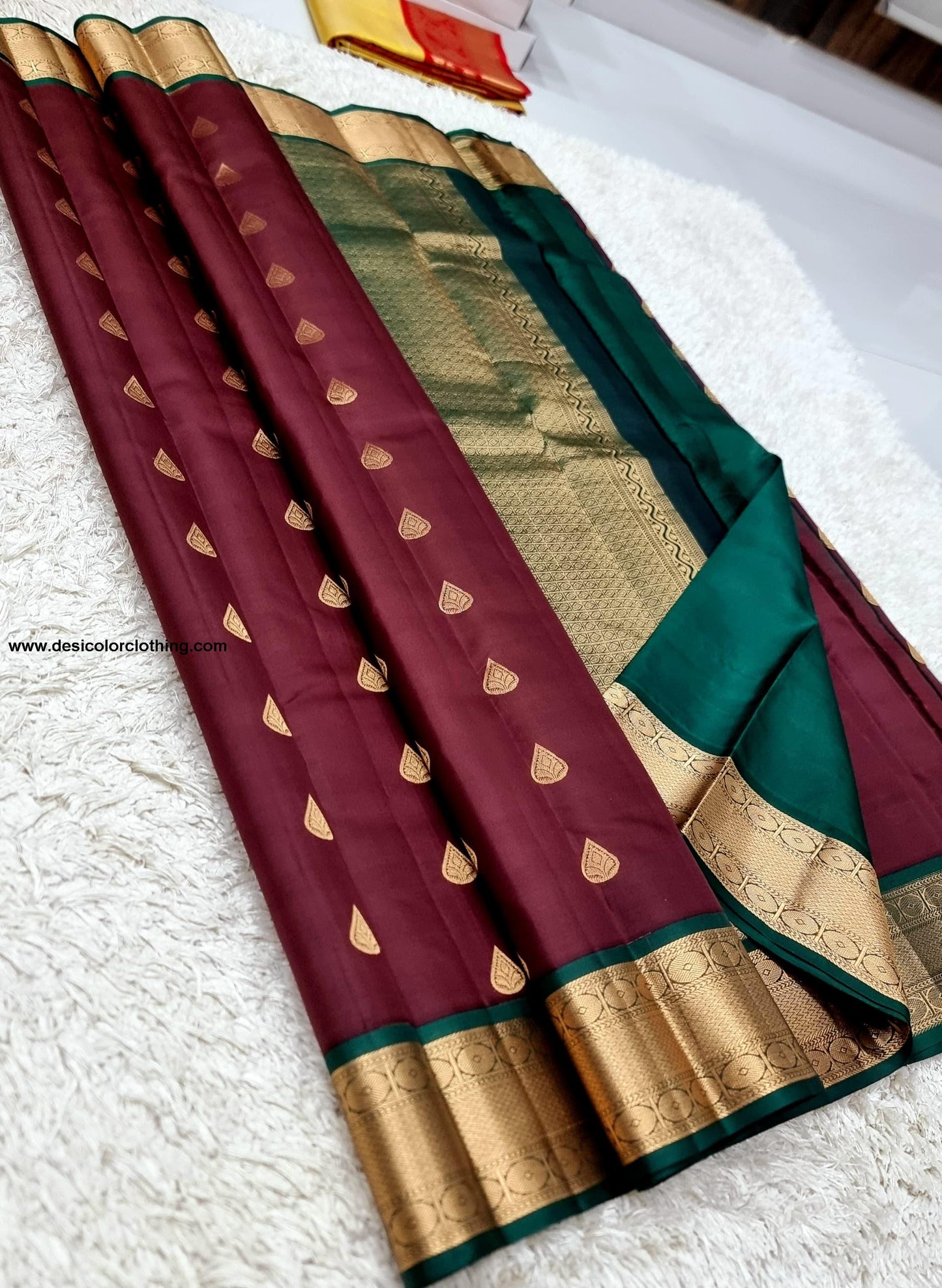 Kanchipuram 100% Pure Korvai Pattern Gold Zari Silk Saree