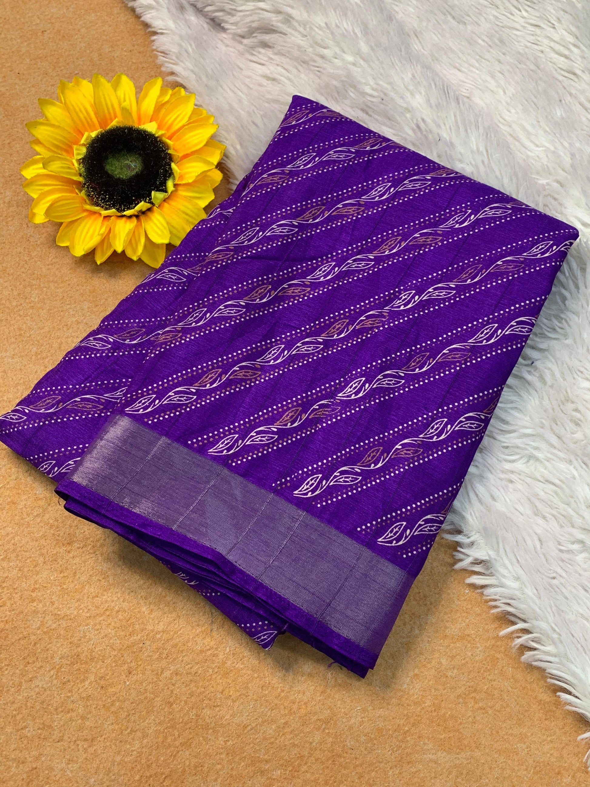 Product Image - Exquisite Pavitra Bandhej Dola Silk Saree with Intricate Jéquard Buttis