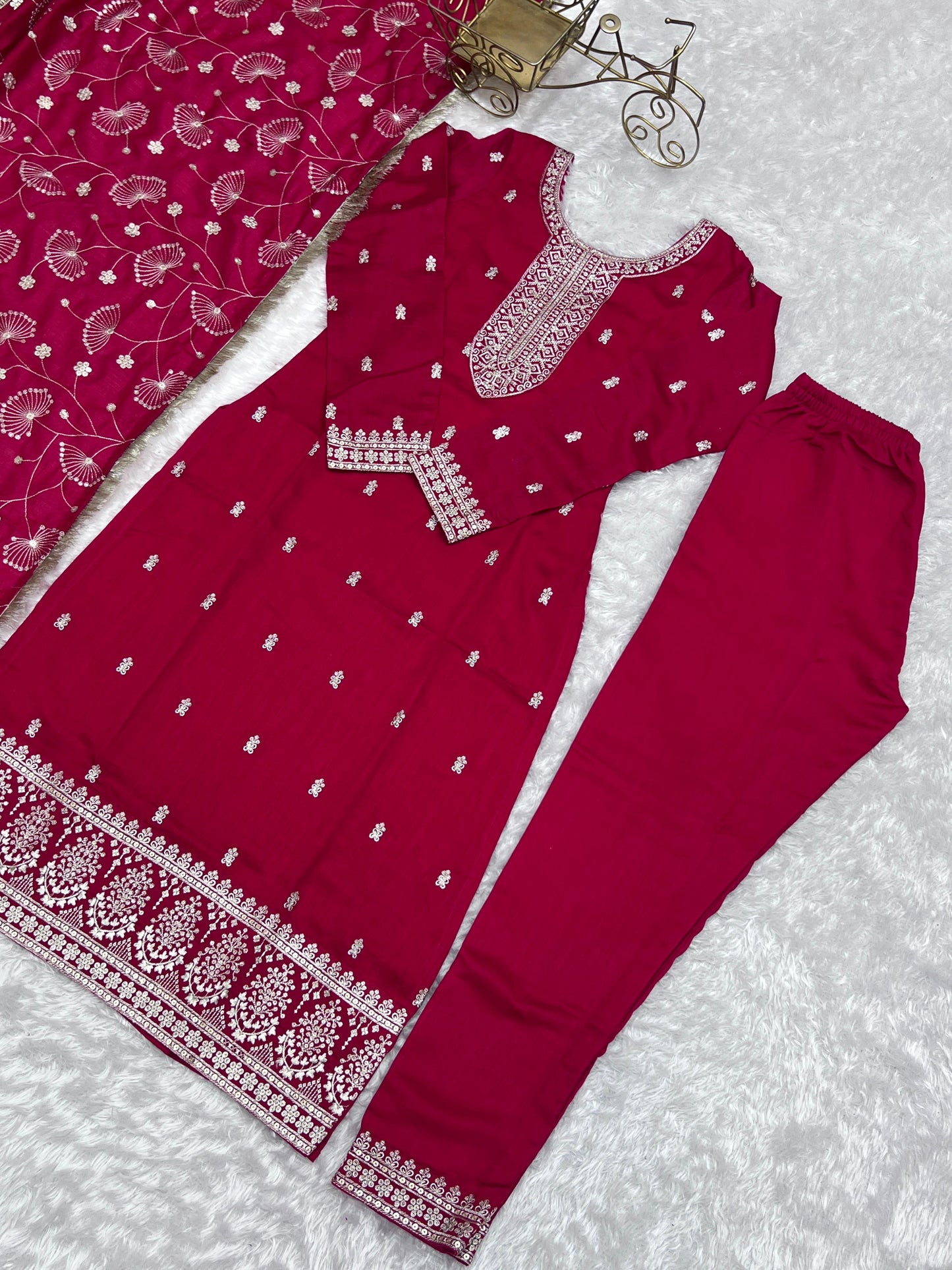 Product Image - Exquisite Pure Blooming Vichitra Silk Kurta with Dupatta Set