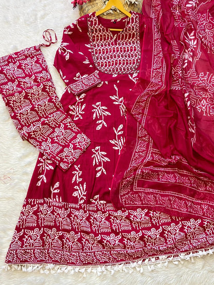 Product Image - Designer Cotton Kurti with Dupatta | Premium Ethnic Wear for Festive Occasions
