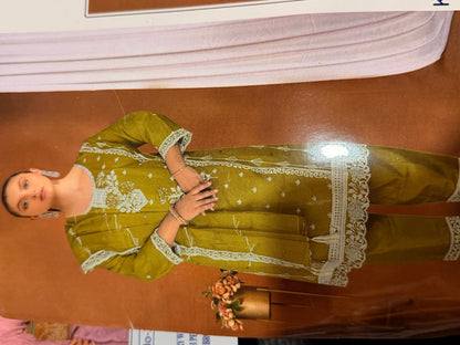 Product Image - Elegant Designer Party Wear Suits for Women - 2