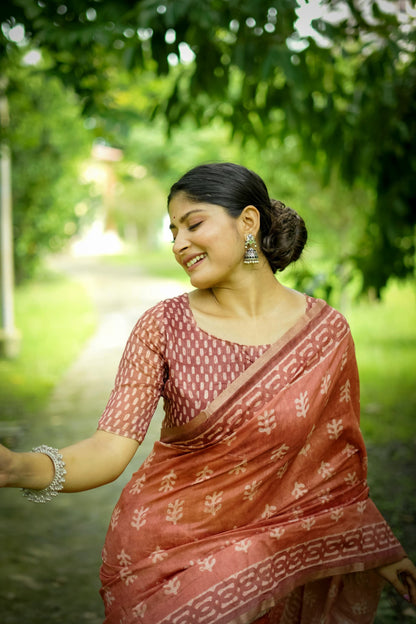 Product Image - Elegant Dhanwari Cotton Saree with Zari Border - Premium Ethnic Wear