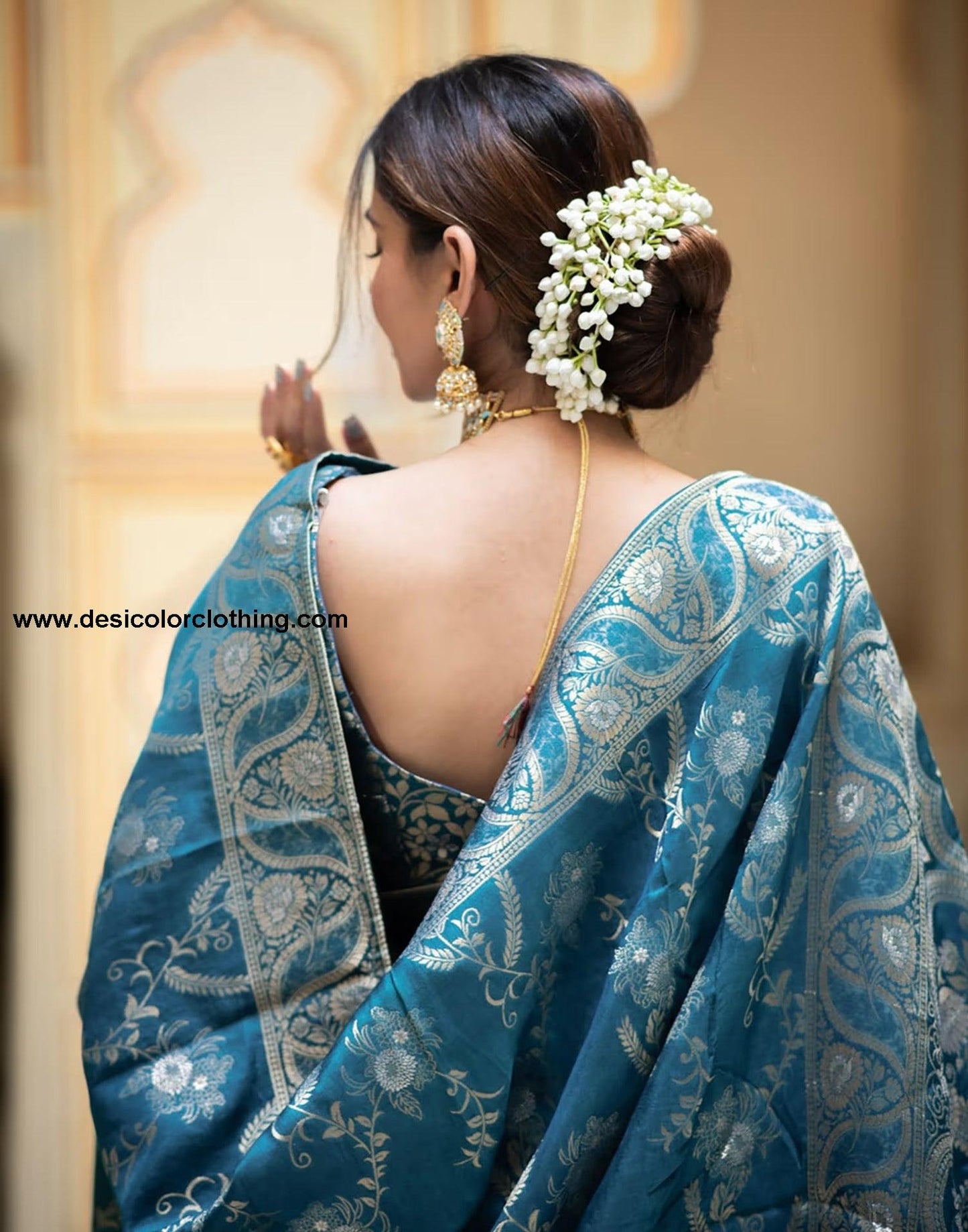 Graceful Blue Art Silk Saree with Plain Weaving Design