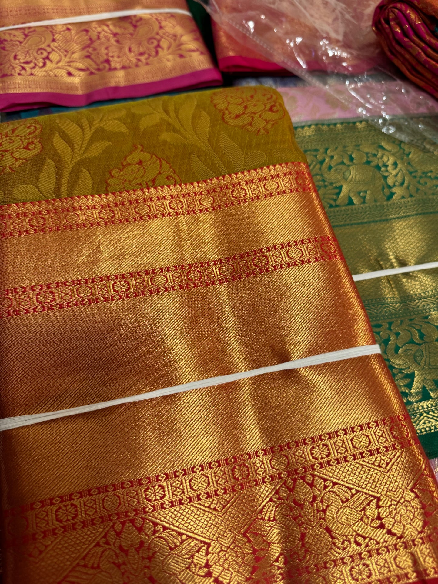 Kachipuram pattu saree