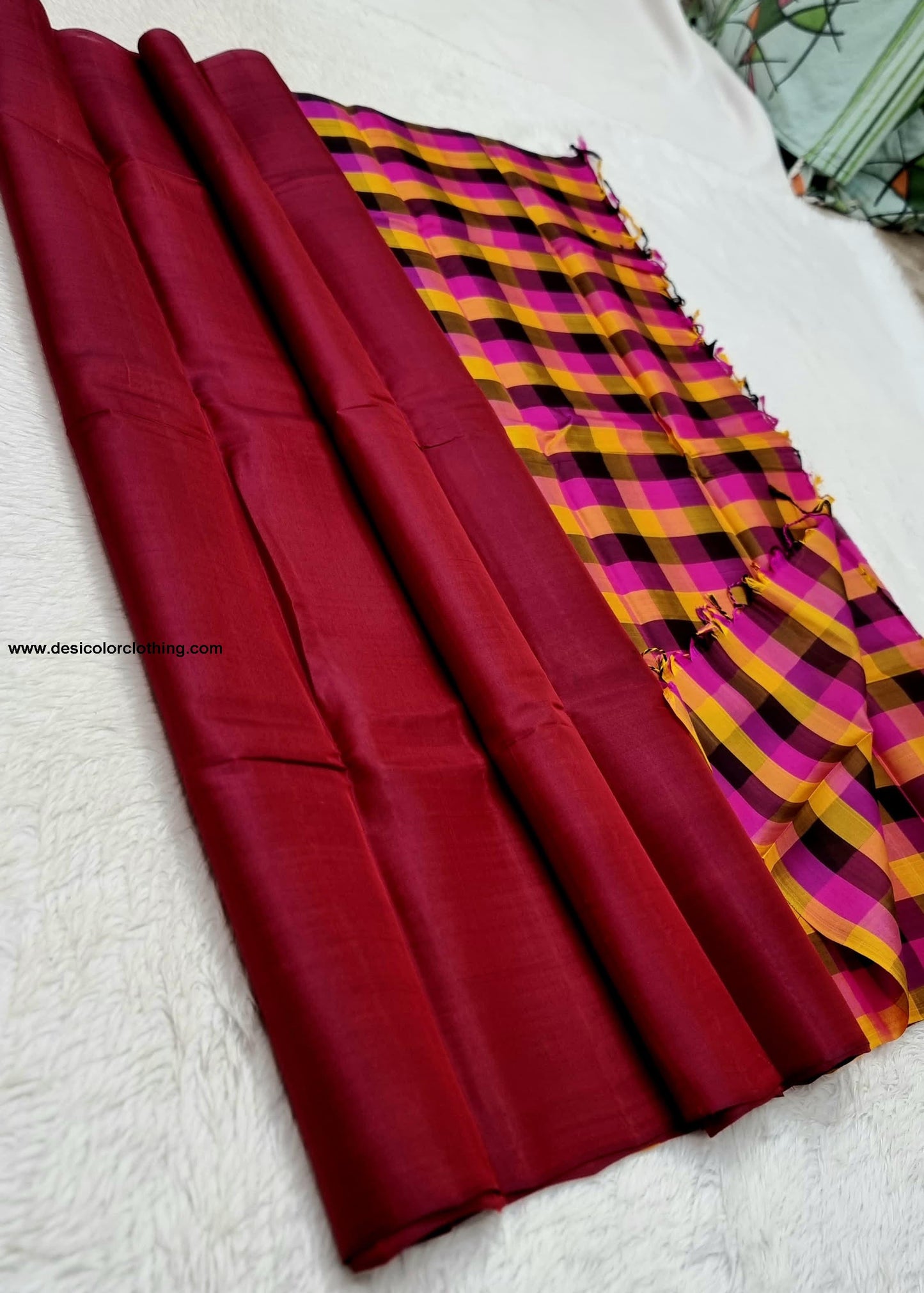 Kanchipuram 100% Pure Handwoven Borderless Silk Saree with Multi-Color Checks