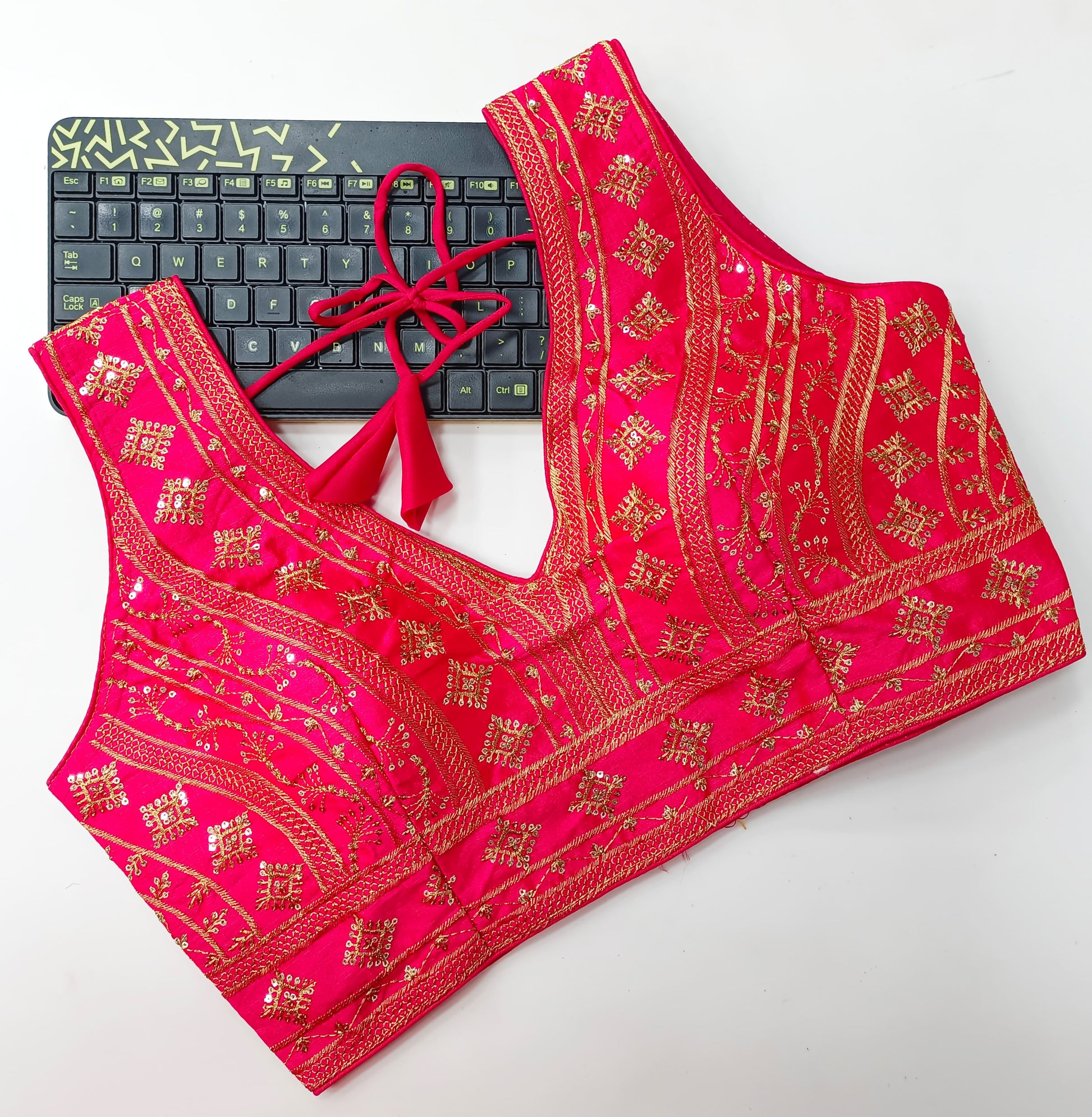 Product Image - Dezsign Summer Fentam Hevi Silk Saree