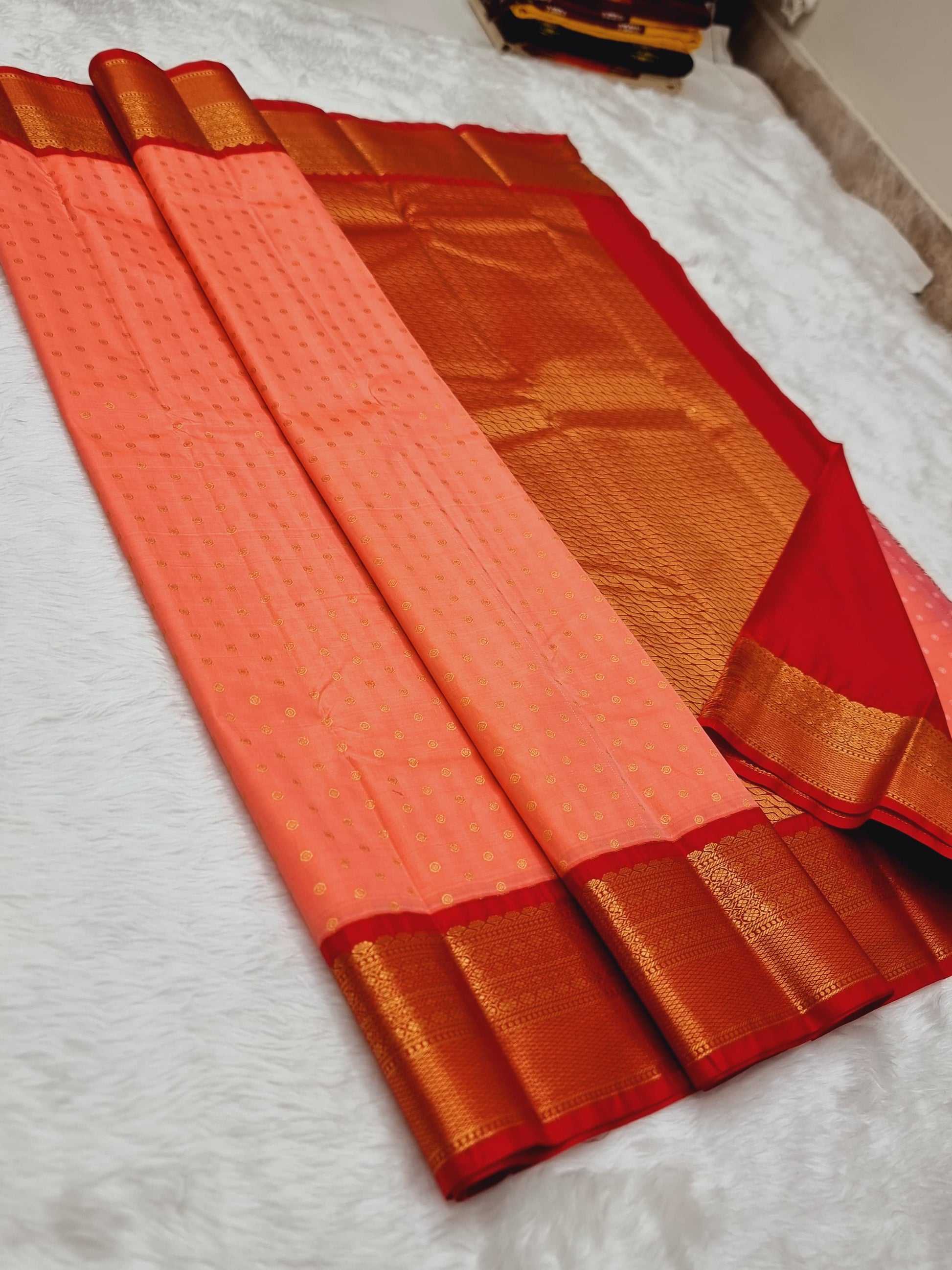 Product Image - Exquisite Kanchipuram Korvai Pattern Silk Saree with Contrast Blouse