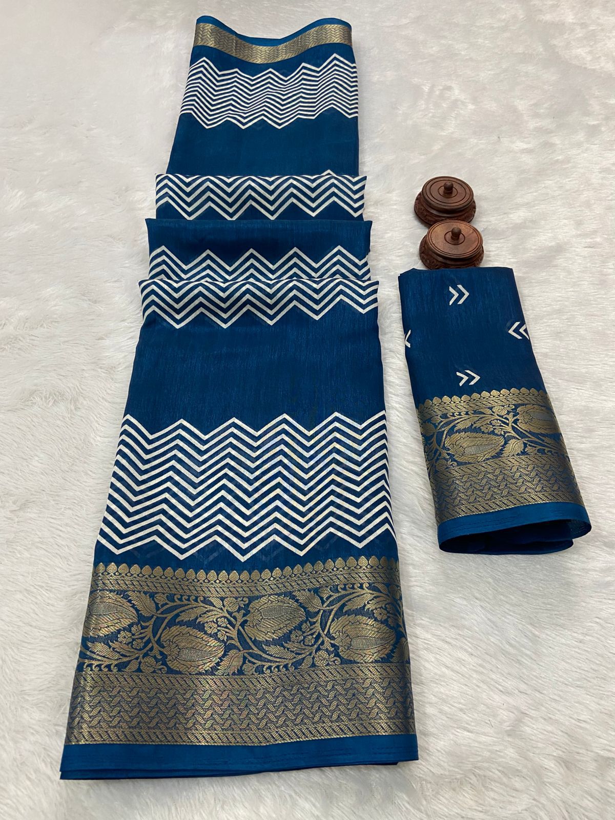 Product Image - Elegant Pure Dola Silk Saree with Heavy Jacquard Weaving Border and HD Kalamkari Style Print