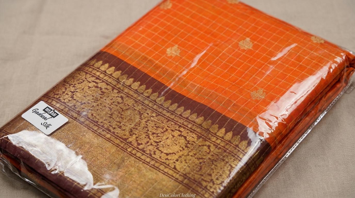 Product Image - Elegant Gadwal Pattu Checks Silk Sarees - 2