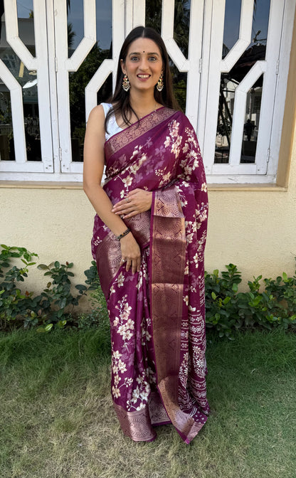 Product Image - Stunning Patola Saree - Pure Dola Silk for Festive Elegance