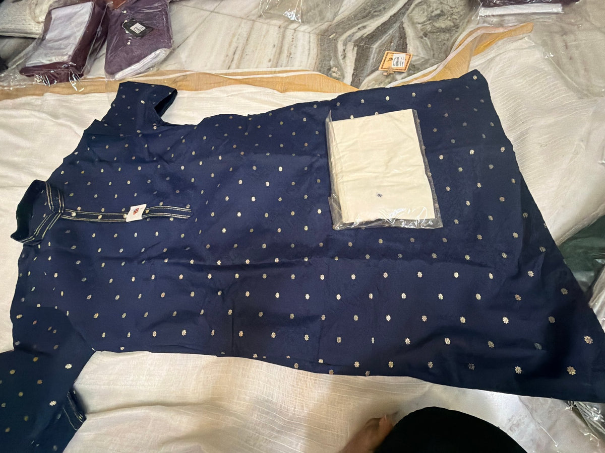 Product Image - Premium Men's Wedding Party Suit - 3