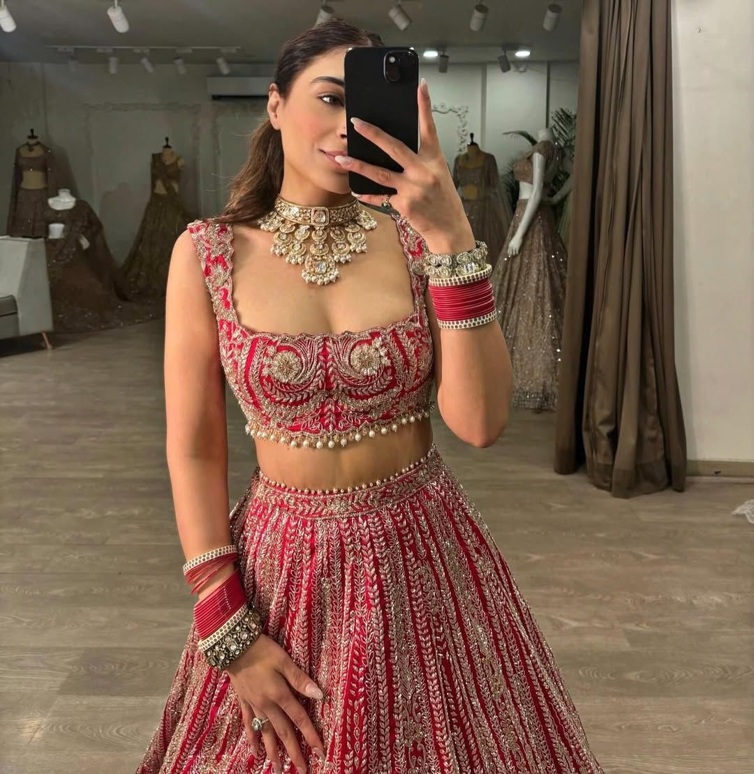 Product Image - Stunning Designer Lehenga Red