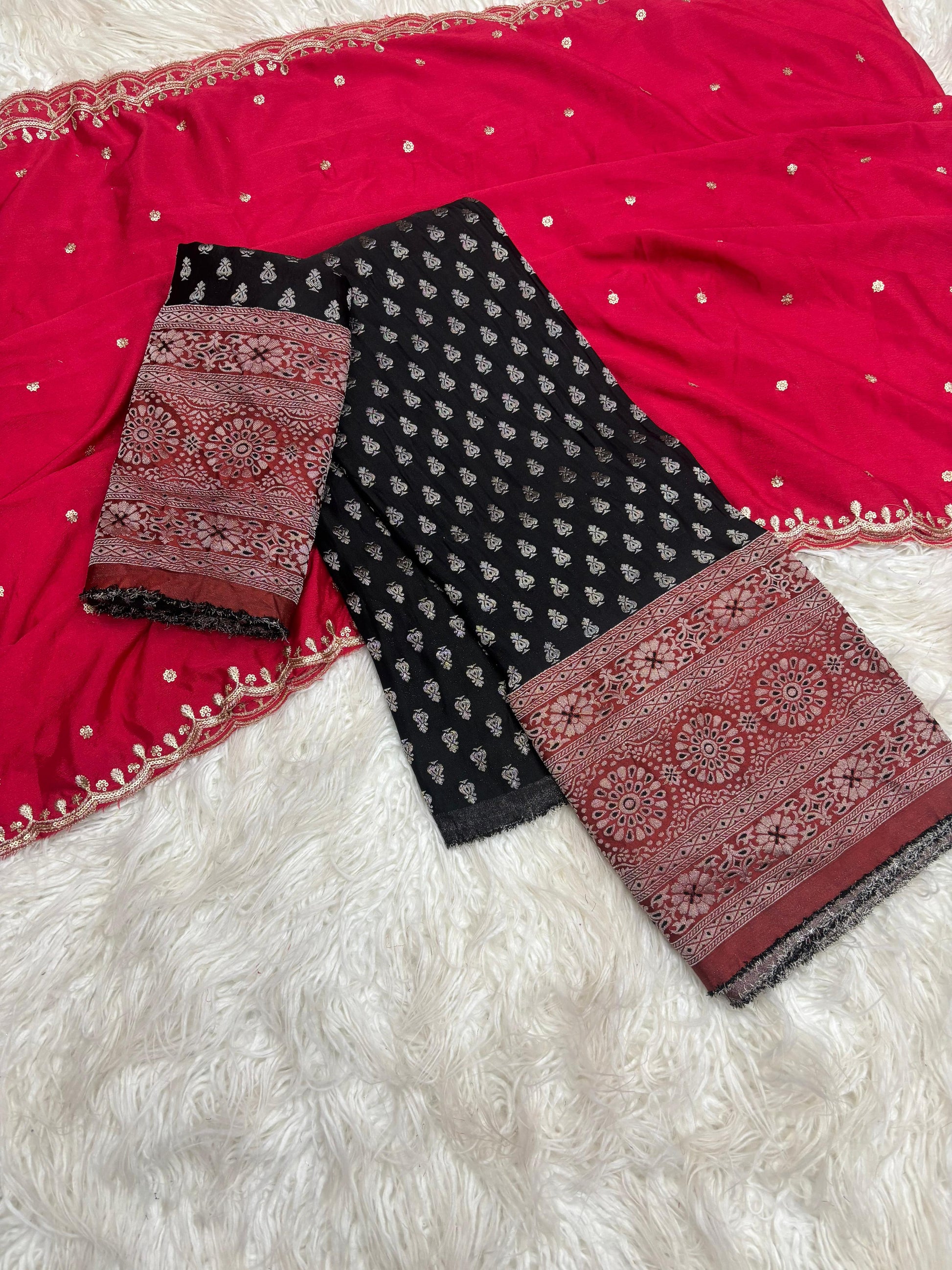 Product Image - Exquisite Pongal Special Designer Saree with Banarasi Border and Chiffon Dupatta - Festive Wear