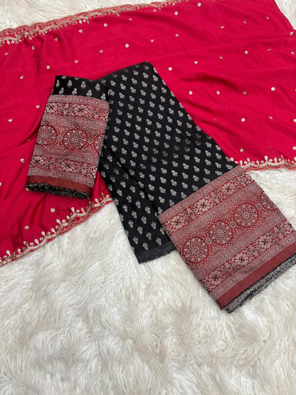 Product Image - Exquisite Pongal Special Designer Saree with Banarasi Border and Chiffon Dupatta - Festive Wear